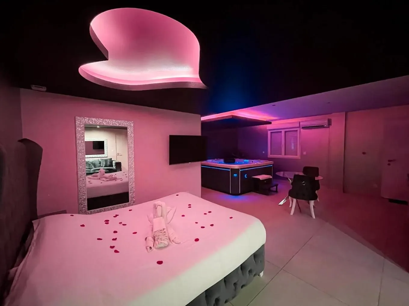 Hotel miłości Love Paradise Le Rove